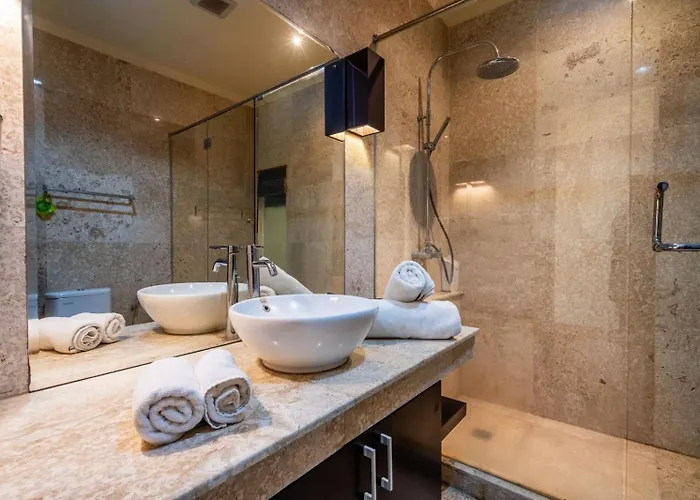 Private With Private Pool Near Gwk Villa *